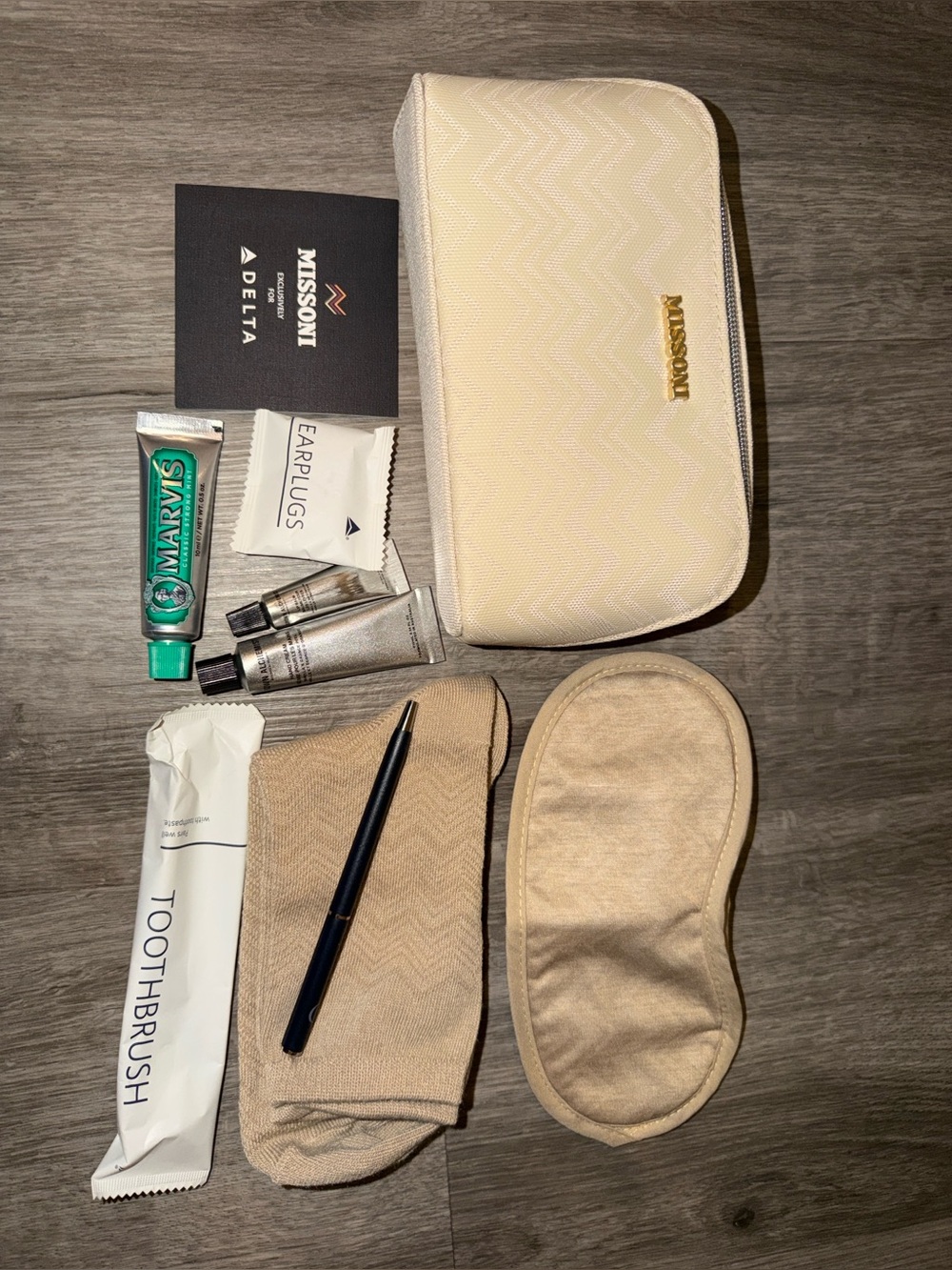 Missoni X Delta Men's Cream Chevron Toiletry Kit